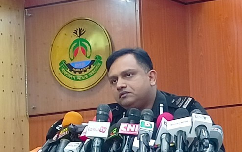 তেজগাঁওয়ে মোহনগঞ্জ ট্রেনে আগুন, নজরদারিতে কয়েকজন: র‌্যাব